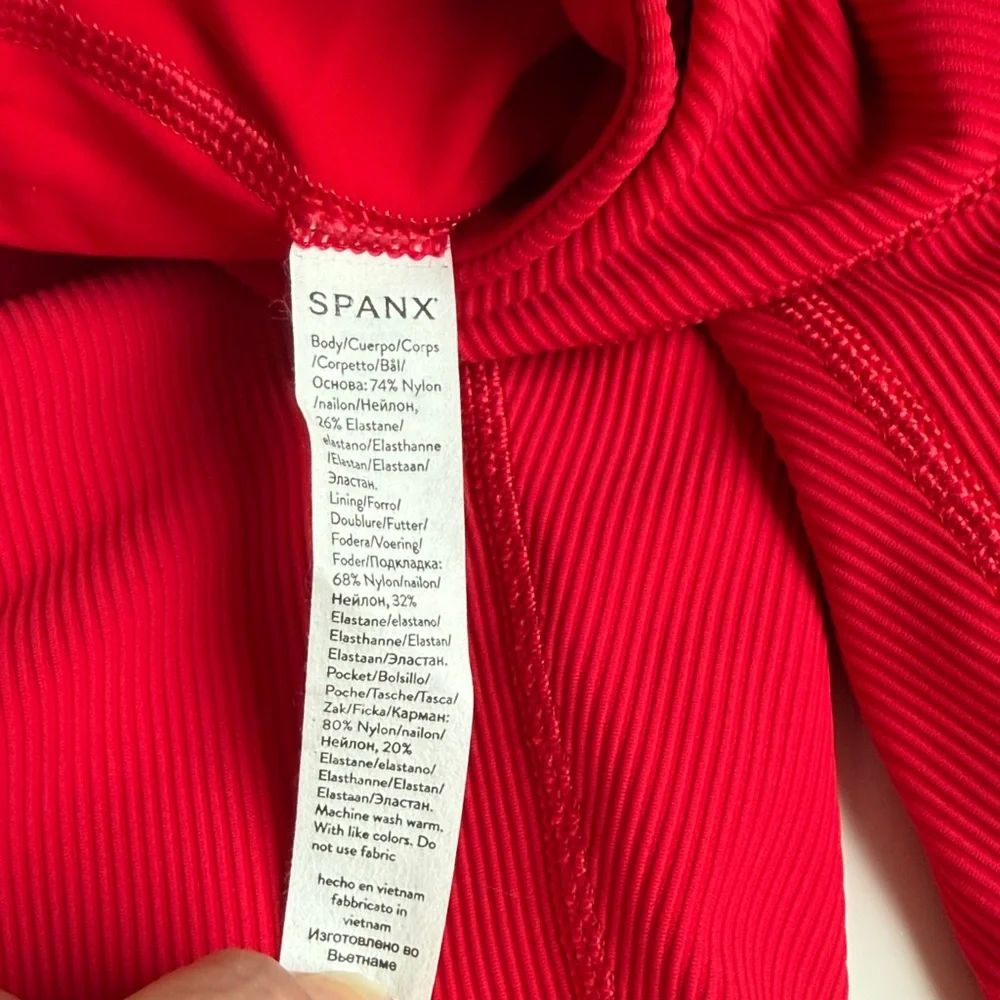 NWOT SPANX Booty Boost Active 7/8 Contour Ribbed Red Legging Small - Picture 3 of 8